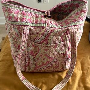 Vera Bradley tote bag. Around 14 inches all around